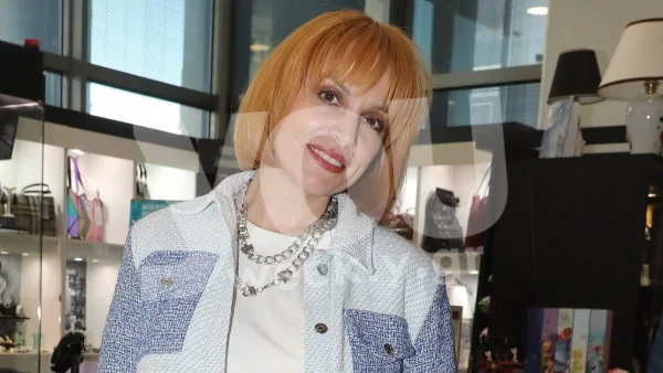 Εντυπωσιακή σε έξοδο της η Ελεονώρα Ζουγανέλη - "Έλιωνε" στην αγκαλιά του Σπύρου Δημητρίου