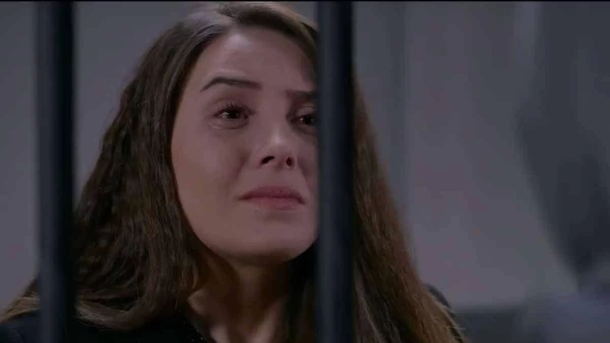 Elif: Η Μελέκ είναι αβοήθητη πίσω από τα σίδερα της φυλακής - Όλες οι εξελίξεις που δεν θα προβληθούν στην τηλεόραση