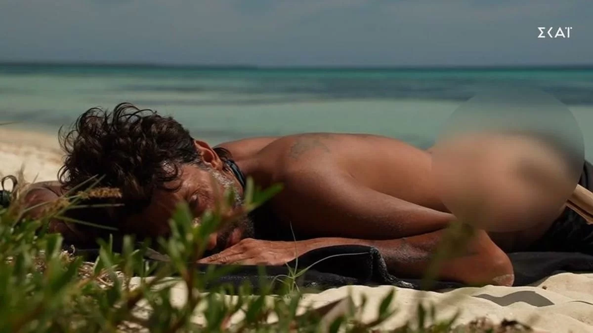 Survivor 5: «Είναι κάτασπρος, πρέπει να μαυρίσω και εκεί...» - Τα αποκαλυπτικά πλάνα του Εμμανουήλ στην Καραϊβική
