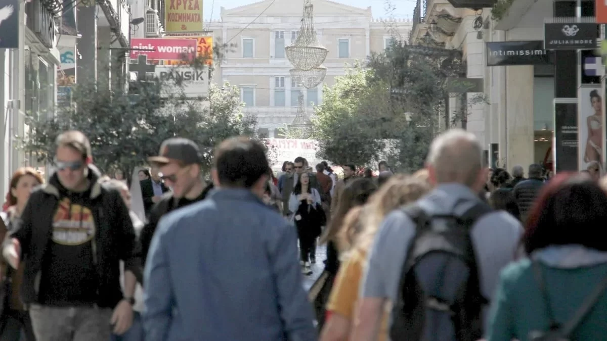 Εορταστικό ωράριο: Πώς θα λειτουργήσουν τα μαγαζιά το Πάσχα σε Αθήνα και Θεσσαλονίκη