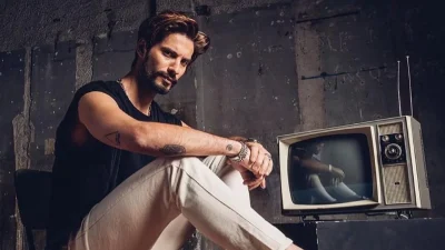 Ο Καράβας φιλάει την κόρη του στο στόμα - Το δημόσιο ευχαριστώ για τις ευχές στη γιορτή