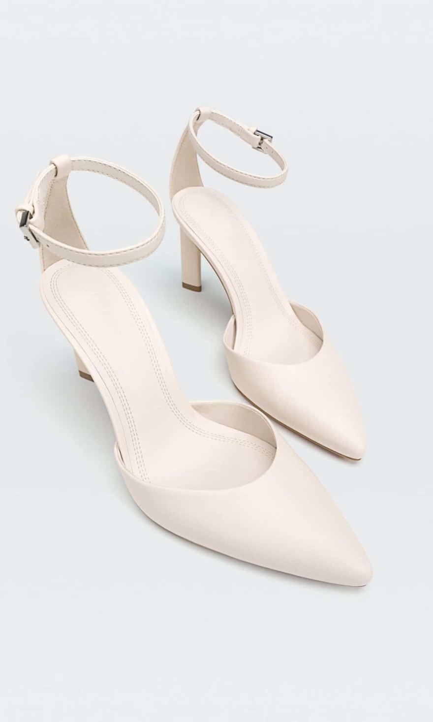 Γόβες από τα Stradivarius