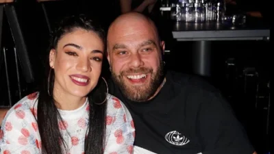 «Όπου δει story...» - Η Ήβη Αδάμου τρολάρει δημόσια τον Μιχάλη Κουϊνέλη και το απολαμβάνει