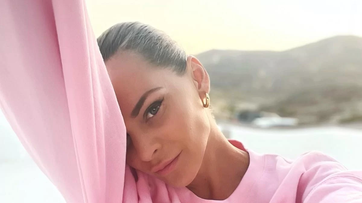 Ολόκληρη γυναίκα η κόρη του Ρέμου - Στο κομμωτήριο η Μπόσνιακ αγκαλιά με την μικρή Ελένη