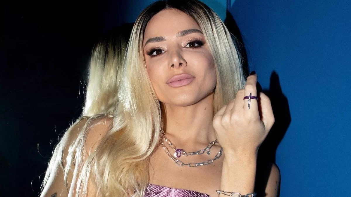 H Zόζεφιν κυκλοφόρησε το νέο της τραγούδι με τίτλο ''Τηλέφωνο'' - Το εντυπωσιακό video clip