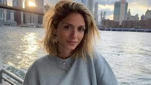 Σοφία Καρβέλα: Δημοσίευσε φωτογραφίες από το γάμο με τον πρώην της - Για ποιο λόγο;