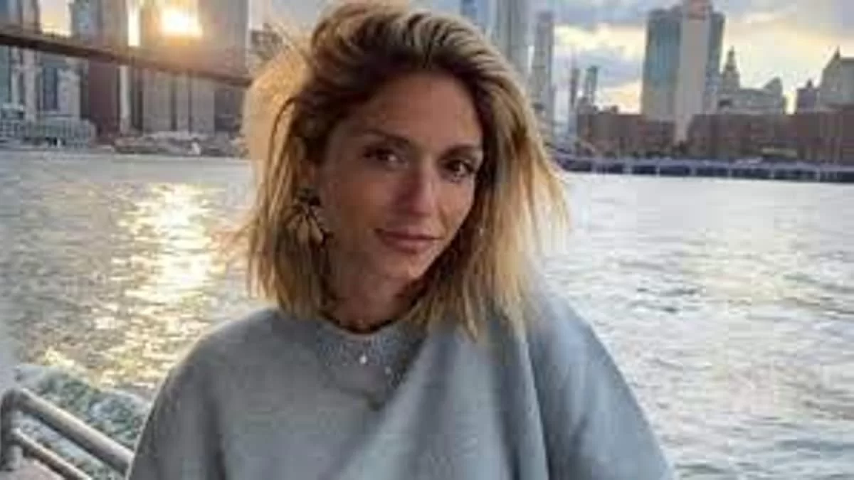 Σοφία Καρβέλα: Δημοσίευσε φωτογραφίες από το γάμο με τον πρώην της - Για ποιο λόγο;