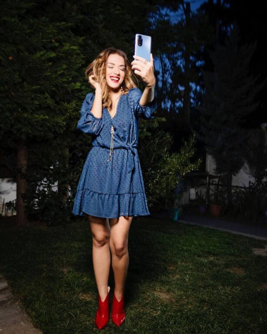 Βραδινή φωτογράφιση στον κήπο της Βάσως Λασκαράκη