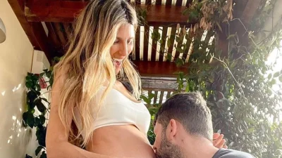 Με αποκαλυπτικό μαγιό και φουσκωμένη κοιλίτσα - Έτσι ευχήθηκε η Ρούλα Σταματοπούλου Καλό Πάσχα