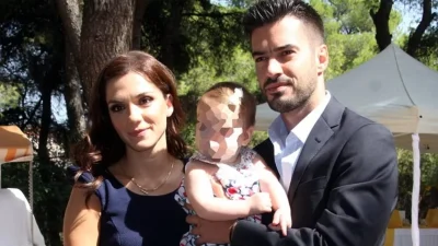 Ψηλή και κούκλα - Η κόρη της Βάσως Λασκαράκη και του Γιάννη Τσιμτσέλη έχει μεγαλώσει πολύ