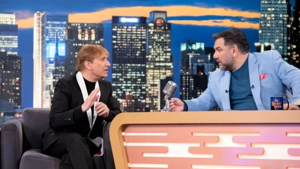 The 2night Show: Ο Μάκης Δελαπόρτας ο αποψινός 5/4 καλεσμένος του Γρηγόρη Αρναούτογλου