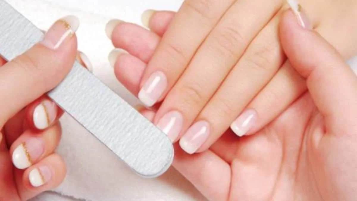 Έτσι θα σώσεις τα κατεστραμμένα νύχια σου - Σπιτικό μείγμα με λεμόνι και....