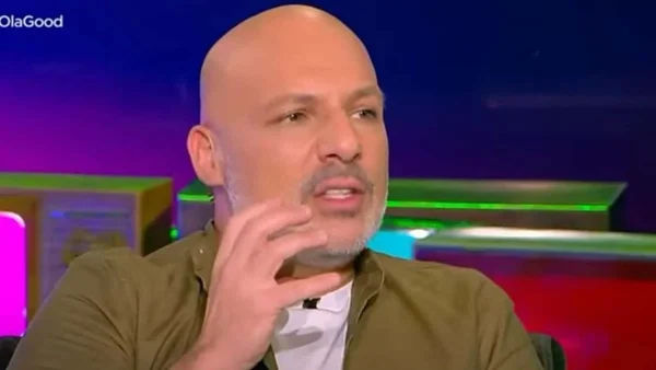 «Για να υιοθετήσεις παιδί περνάς...» - Η αναφορά του Μουτσινά στην υιοθεσία