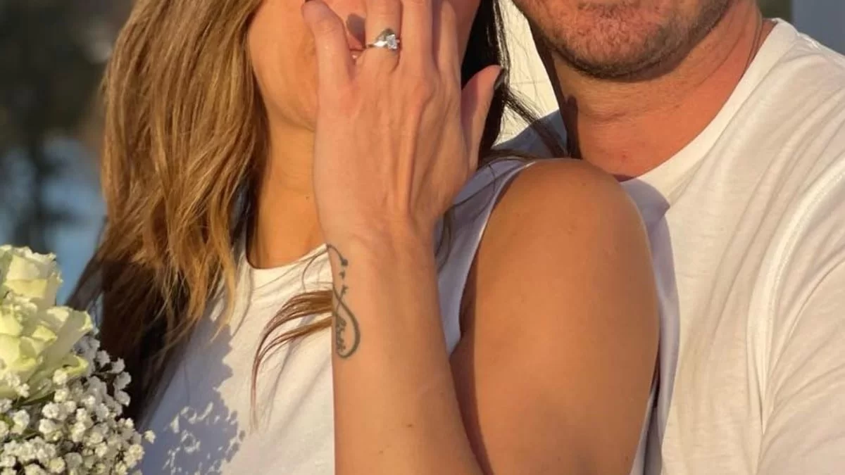 Επιτέλους! Παντρεύτηκε γνωστό ζευγάρι της ελληνικής showbiz - Η πρώτη φωτογραφία με το μονόπετρο στο χέρι