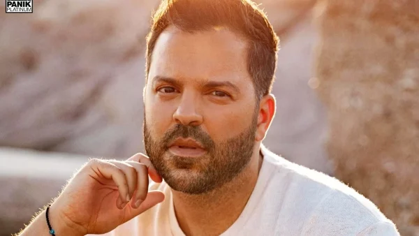 Άγνωστοι κατέστρεψαν την κιθάρα του - Πρωτοφανές περιστατικό με τον Νίκο Απεργή στο αεροδρόμιο