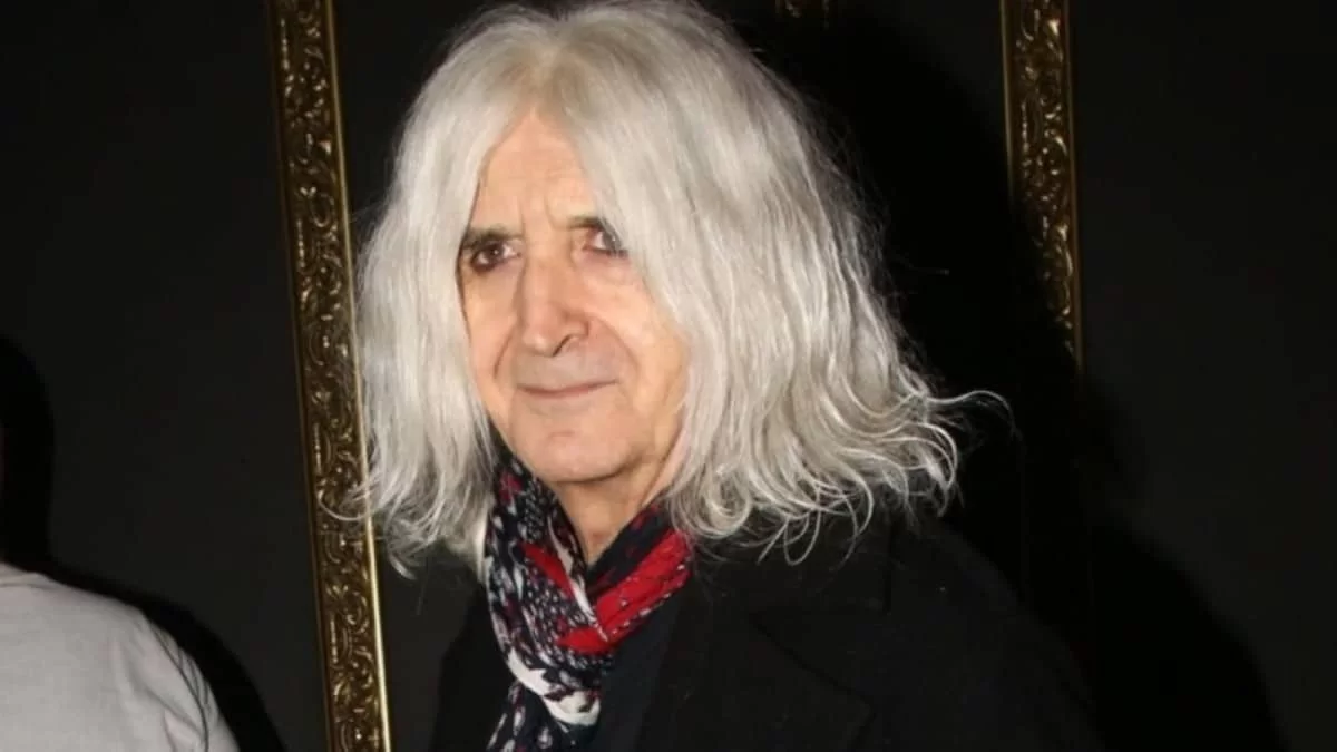 Πατέρας για τρίτη φορά ο Νίκος Καρβέλας στα 70 του - Γέννησε η 32χρονη σύντροφος του