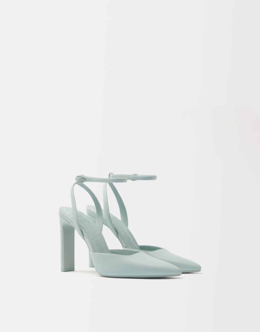 Πέδιλο από τα Bershka