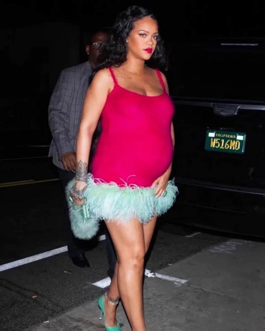 Η Rihanna και η φουσκωμένη κοιλίτσα της