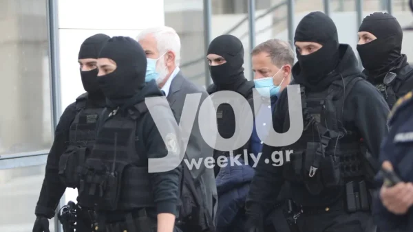 Με ψηλά το κεφάλι ο Φιλιππίδης, ενώ ο Λιγνάδης κοιτούσε κάτω - Αποκλειστικές φωτογραφίες από την άφιξή τους στο δικαστήριο