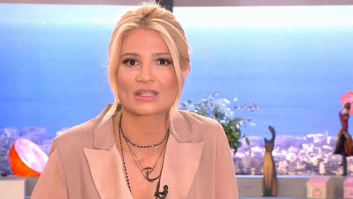 «Δείχνει τι καθρεφτίζεις» - Εξοργισμένη η Φαίη Σκορδά με τον Σπύρο Παπαδόπουλο