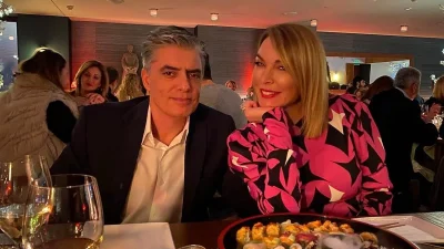 Ταξίδι στο Παρίσι για την Τατιάνα Στεφανίδου και τον Νίκο Ευαγγελάτο - Φωτογραφία στον  Πύργο του Άιφελ