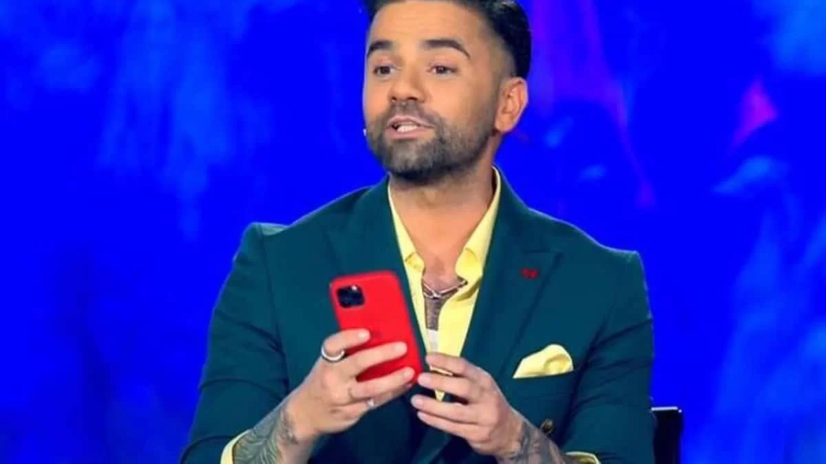 The masked singer: Επική στιγμή on air - Ο Μαραντίνης τηλεφώνησε στην Χρηστίδου