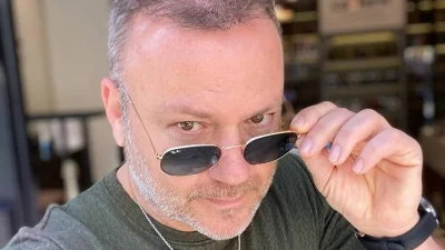 «Μεγάλωσα μέσα στο θέατρο ως γιος...» - Ο Τόνυ Δημητρίου αποκαλύπτει άγνωστη ιστορία της ζωής του