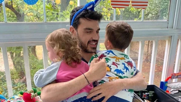 Ο Παντελής Τουτουντζής σε τρυφερές στιγμές με τα παιδιά του - Η φωτογραφία που συγκίνησε το Instagram