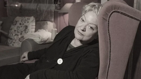 Βγαλμένο από ελληνική ταινία - Φωτογραφία από το vintage σαλόνι της Τάνιας Τσανακλίδου