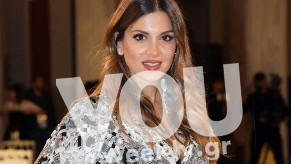 Η Σταματίνα Τσιμτσιλή σε μικρές στιγμές ευτυχίας - Απόδραση στην Αρχαία Κόρινθο