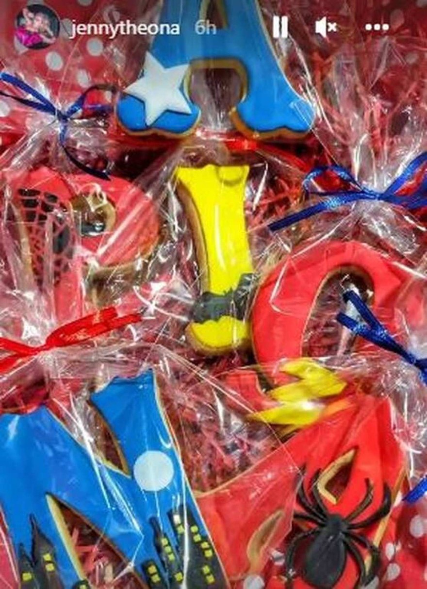 Τα γλυκά στα γενέθλια του Αρίωνα