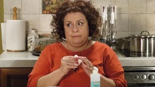 Μην αρχίζεις τη Μουρμούρα: Ξεσκεπάζονται οι «μπαγαποντιές» της Βούλας