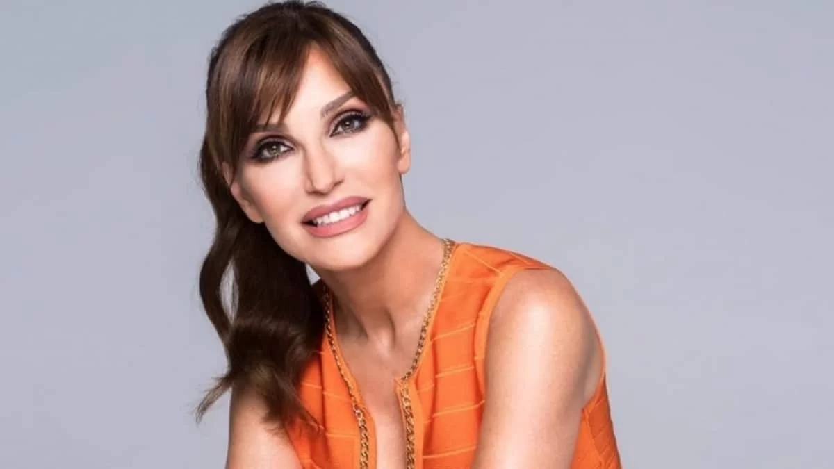 «Έκλαιγε όλο το εκκλησίασμα...» - Συντετριμμένη η Χατζηβασιλείου με κίνηση ιερέα