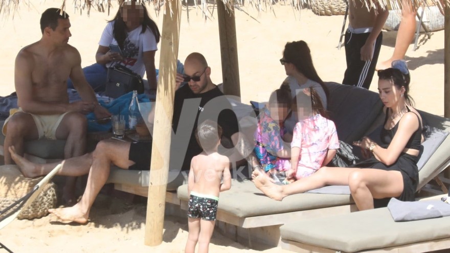 Στην Μύκονο για Πάσχα Χοψονίδου και Σπανούλης με τα παιδιά τους φωτογραφίες 2