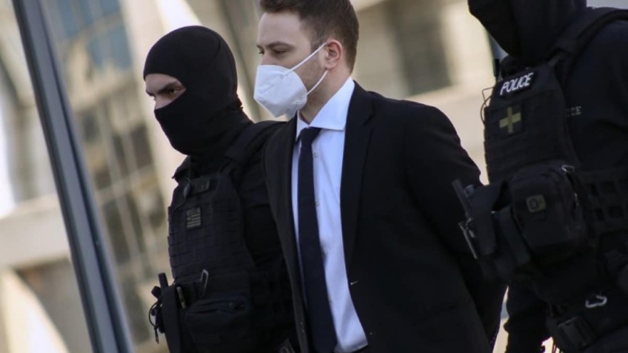 Στέλνουν ερωτικά γράμματα στον Μπάμπη Αναγνωστόπουλ