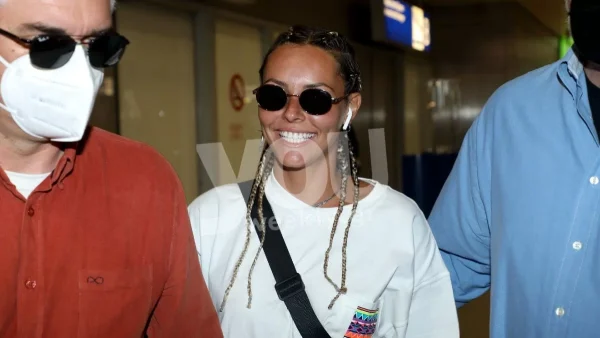 Survivor 5: Έκανε την μπλούζα φόρεμα - Αποκαλυπτική η επιστροφή της Σοφιάνας στην Ελλάδα