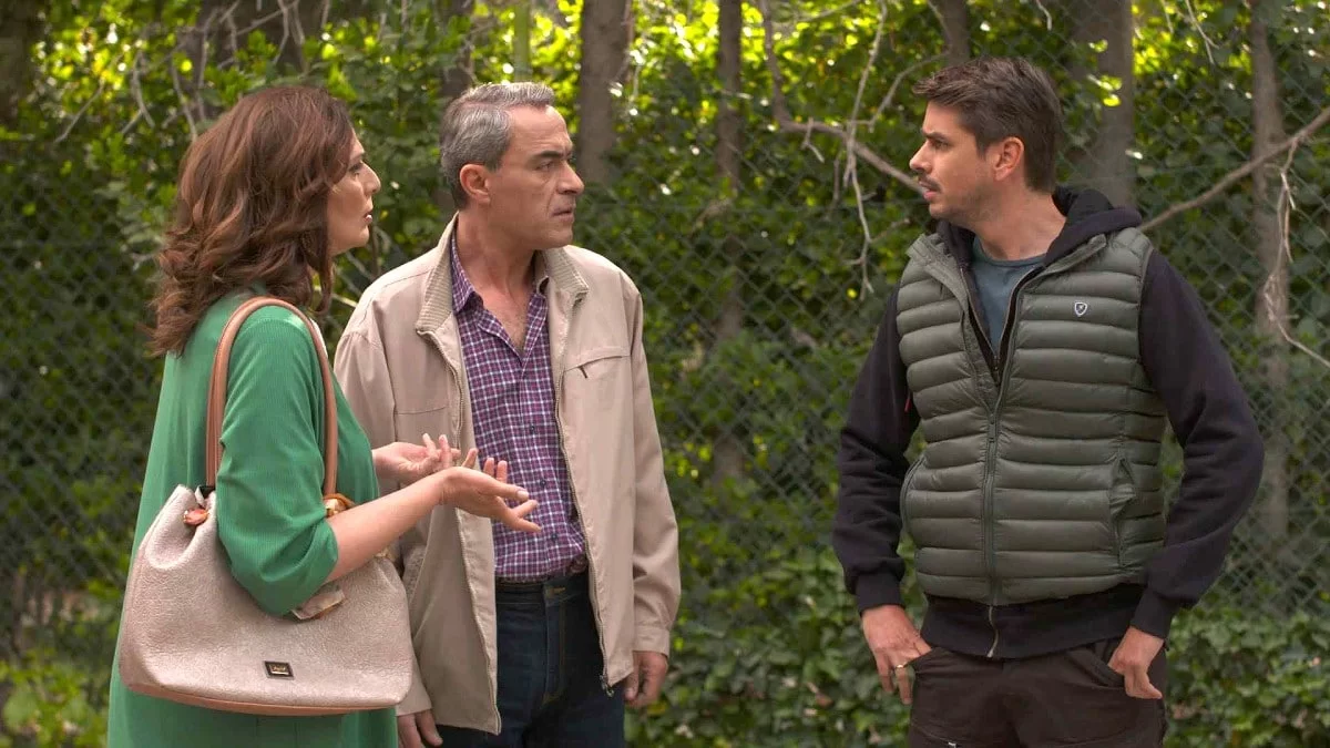 Χαιρέτα μου τον Πλάτανο: Στα άκρα η κόντρα της Καλλιόπης και του Χαραλάμπη