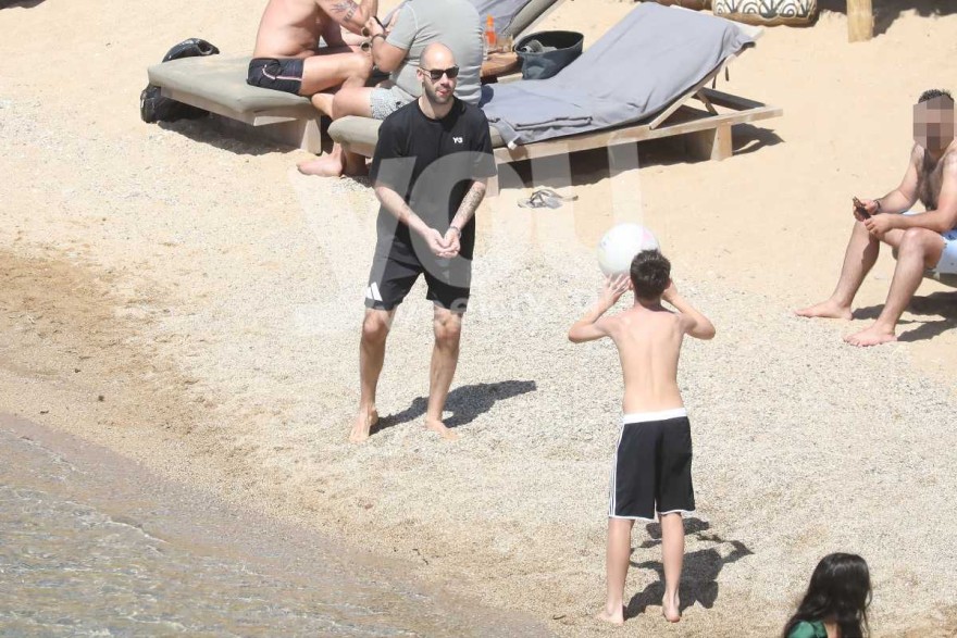 Στην Μύκονο για Πάσχα Χοψονίδου και Σπανούλης με τα παιδιά τους φωτογραφίες