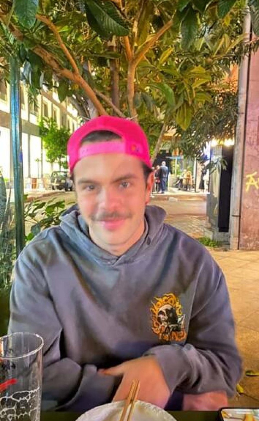 Άγγελος Λάτσιος κοντά μαλλιά