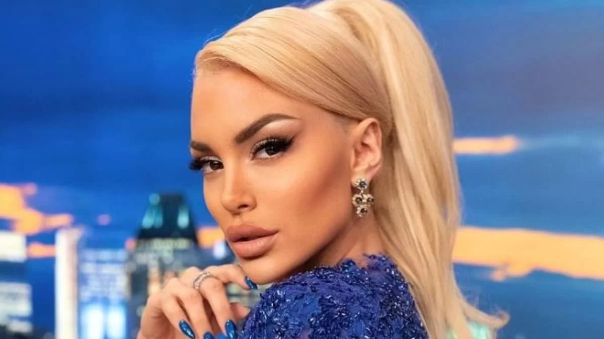 Εντυπωσιακή και ξανθιά η μητέρα της Αλεξάνδρας Παναγιώταρου - Μας την δείχνει για πρώτη φορά