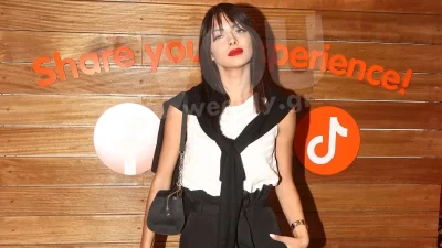 Άννα Μπεζάν: Πόζαρε με φουσκωμένη κοιλίτσα στον πέμπτο μήνα της εγκυμοσύνης της