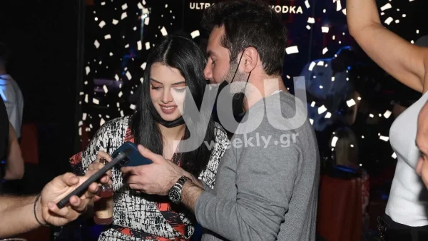 Το χαμόγελό της τα λέει όλα - Η Άννα Μπεζάν μας δείχνει την φουσκωμένη της κοιλίτσα