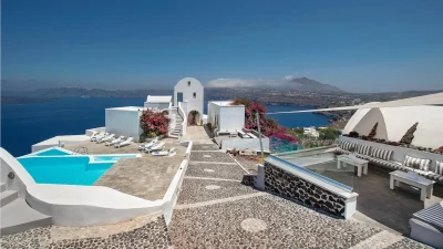 Το πιο ονειρεμένο ξενοδοχείο της Σαντορίνης - Με παραδοσιακή κυκλαδίτικη αρχιτεκτονική και ασυναγώνιστη θέα