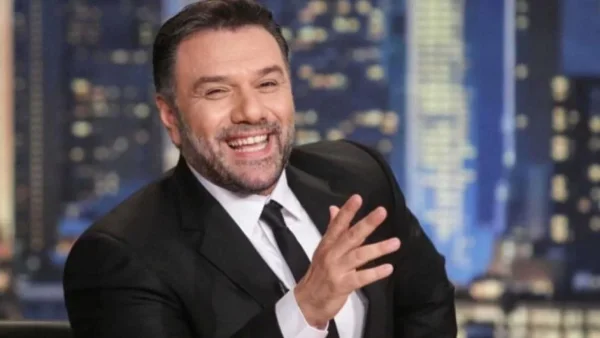 "Έσκασε" η ανακοίνωση για το The 2night show - Οι αποψινοί 23/5 καλεσμένοι του Γρηγόρη Αρναούτογλου