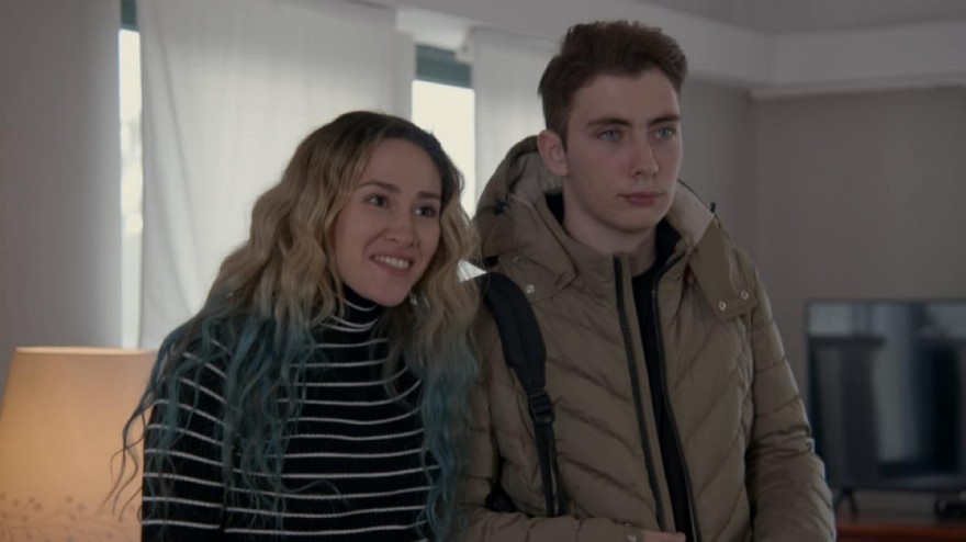 Άσε μας ρε μαμά