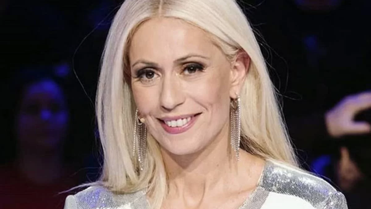 «Ντρέπομαι να πάρω λουλούδια από τα παιδιά μου» - "Γροθιά" στο στομάχι η ανάρτηση της Μαρίας Μπακοδήμου