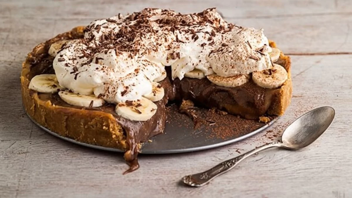 Σκέτη αμαρτία αυτό το μπανόφι με διπλή κρέμα κραμέλα - Χρειάζεσαι μόλις 10 λεπτά για να το φτιάξεις