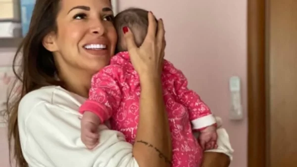 Πλέει σε πελάγη ευτυχίας η Ελένη Χατζίδου - Η τρυφερή ανάρτηση με την κόρη της, Μελίτα