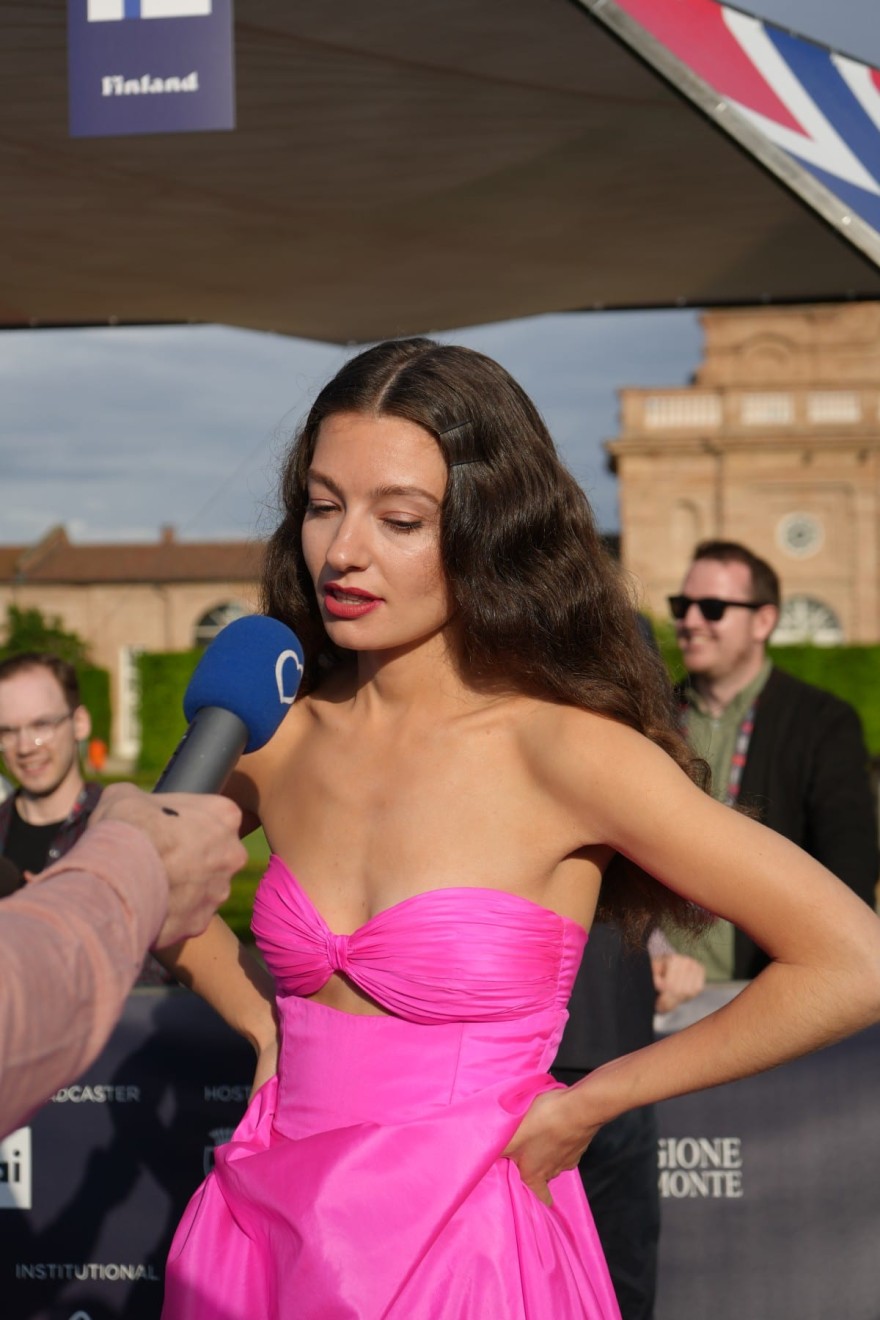 αμαντα γεωργιαδη τυρκουαζ χαλι