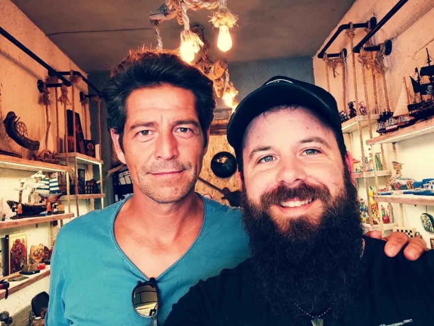 Ο Απόστολος Ρουβάς με τον αδερφό του, Νίκο